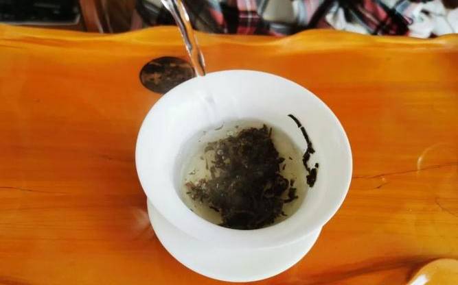 普洱茶饼怎么泡才正确方法 普洱茶饼怎么泡才正确方法
