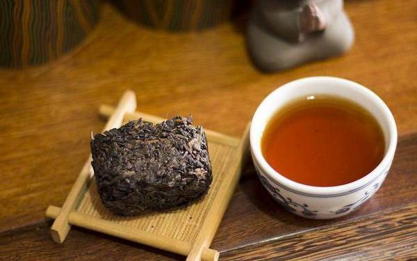 黑茶适合什么样的人喝 黑茶适合什么样的人喝