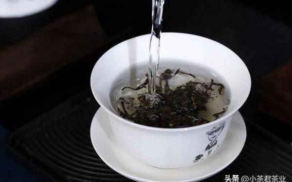 泡普洱茶的水温多少度最好