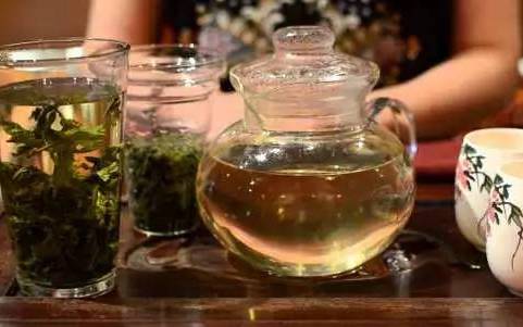 晚上喝茶对身体有害吗 晚上喝茶对身体有害吗