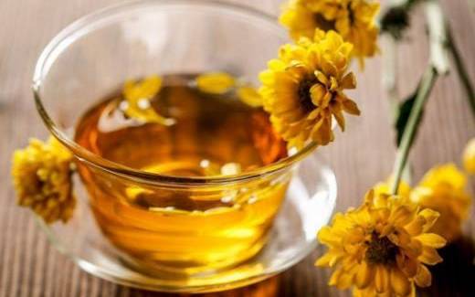 哺乳期可以喝菊花茶吗