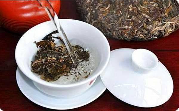 挑选普洱茶的方法