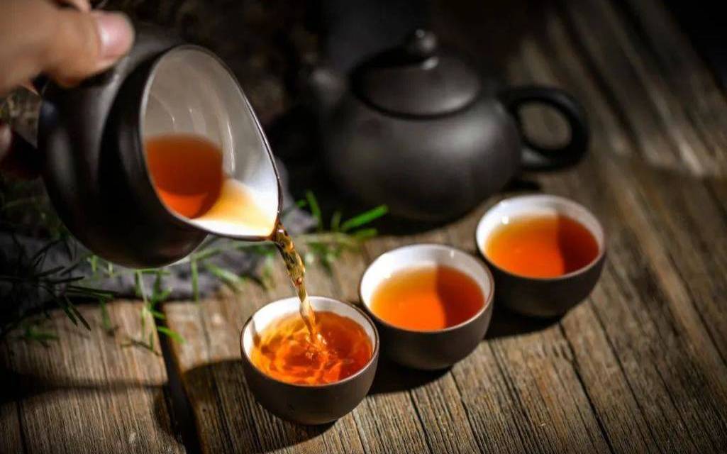 茶叶和酒可以一起存放吗（茶叶跟酒能一起喝吗）