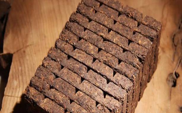 什么样的人不可以喝普洱茶（茯砖茶价格多少钱一斤）
