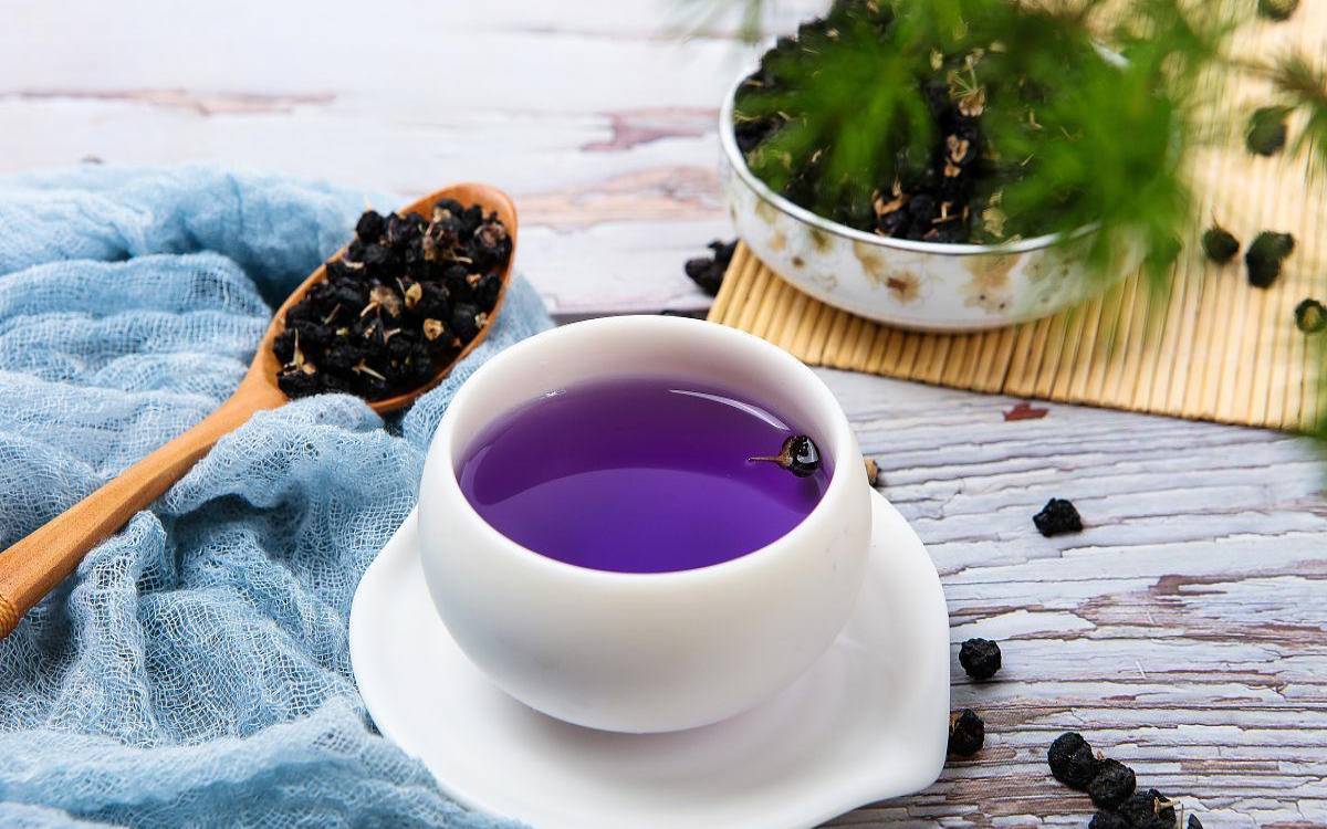 黑茶里放冰糖好吗,黑茶泡枸杞有什么功效