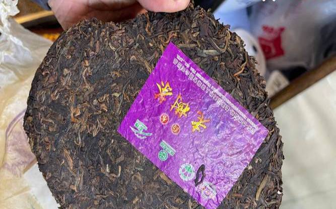 倒生根普洱茶价格（十年以上的老散普洱生茶）