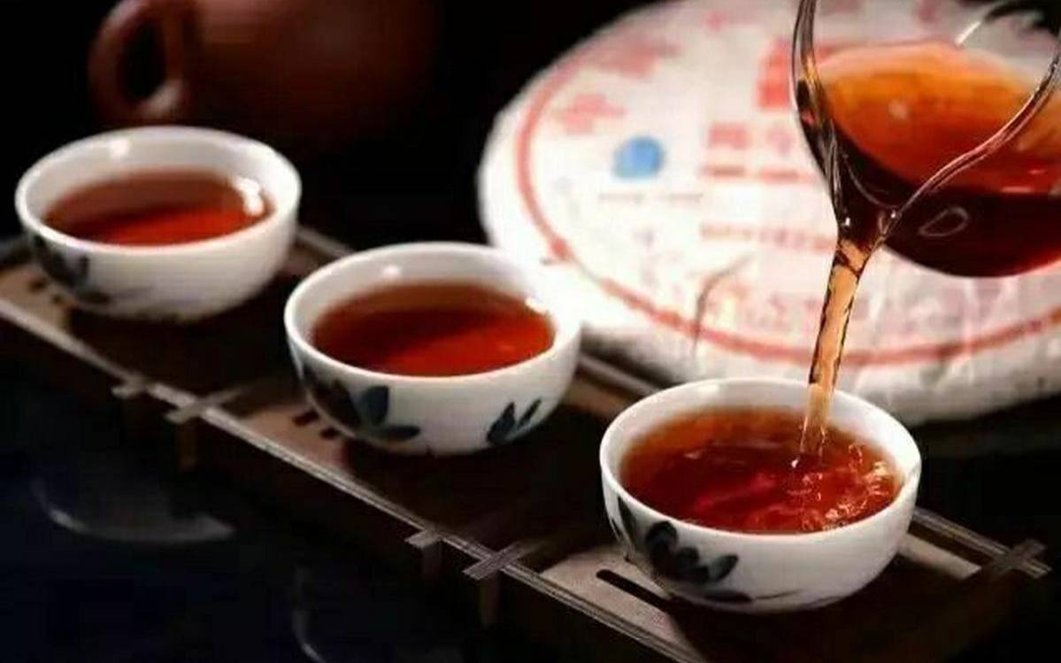 普洱茶怎么喝解暑的呢视频（普洱茶的正确喝法）