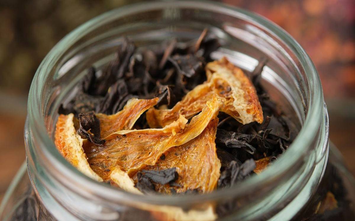 鲜桔皮能不能泡水喝,橘皮茶叶的功效与作用 鲜桔皮能不能泡水喝,橘皮茶叶的功效与作用