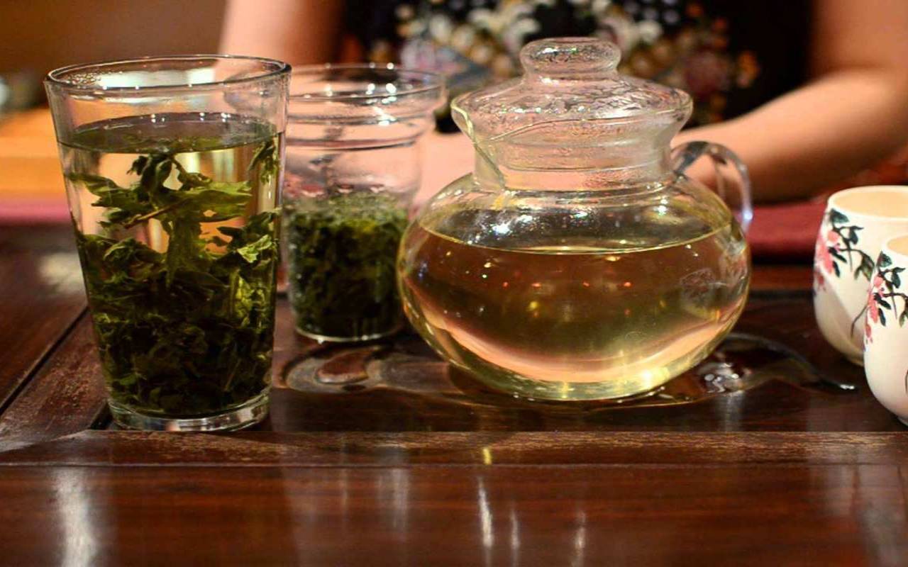 女人每天喝茶叶有什么好处（经常喝茶叶可以减肥吗）