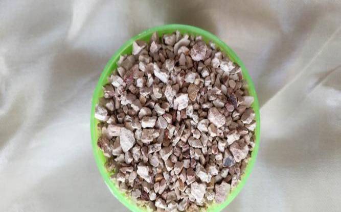 蒙脱石干燥剂和茶叶放一起,蒙脱石过期还有用处吗