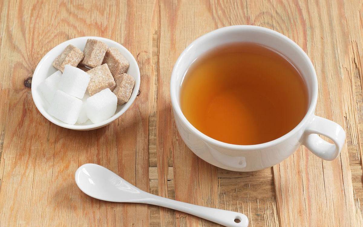 茶叶和白糖在一起泡茶好吗,白糖和茶叶能泡一起喝吗