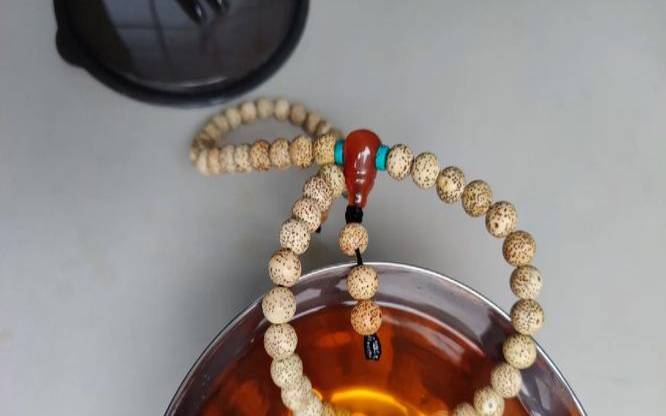 普洱茶泡菩提根不上色,星月菩提用红茶泡教程