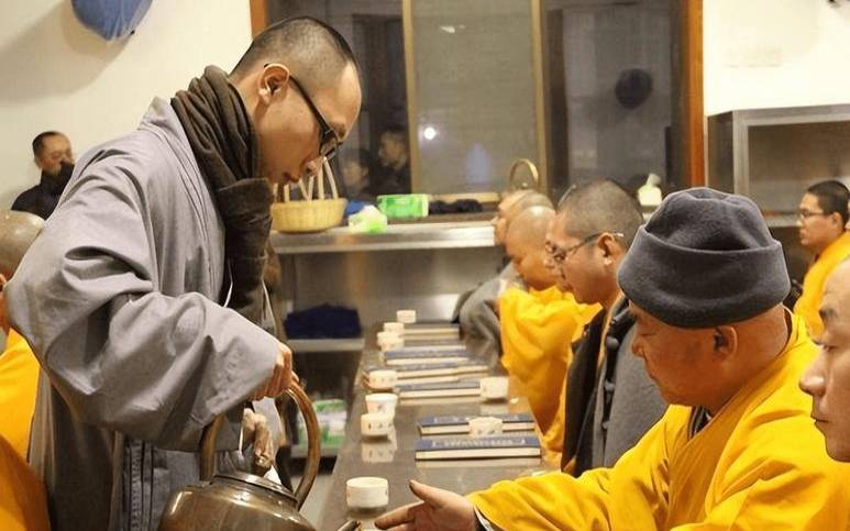 寺庙里拿回的茶,和尚一般喝什么茶 寺庙里拿回的茶,和尚一般喝什么茶