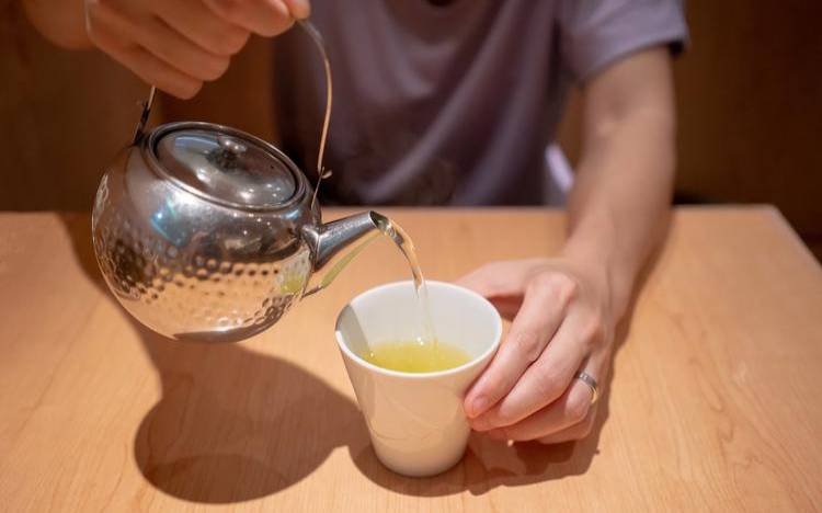 跑步可以喝茶叶水吗,跑完步喝茶水好不好