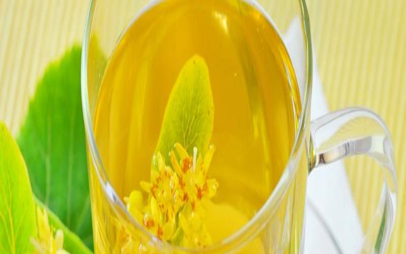 菊花加茶叶有什么效果,菊花加绿茶泡水的功效 菊花加茶叶有什么效果,菊花加绿茶泡水的功效
