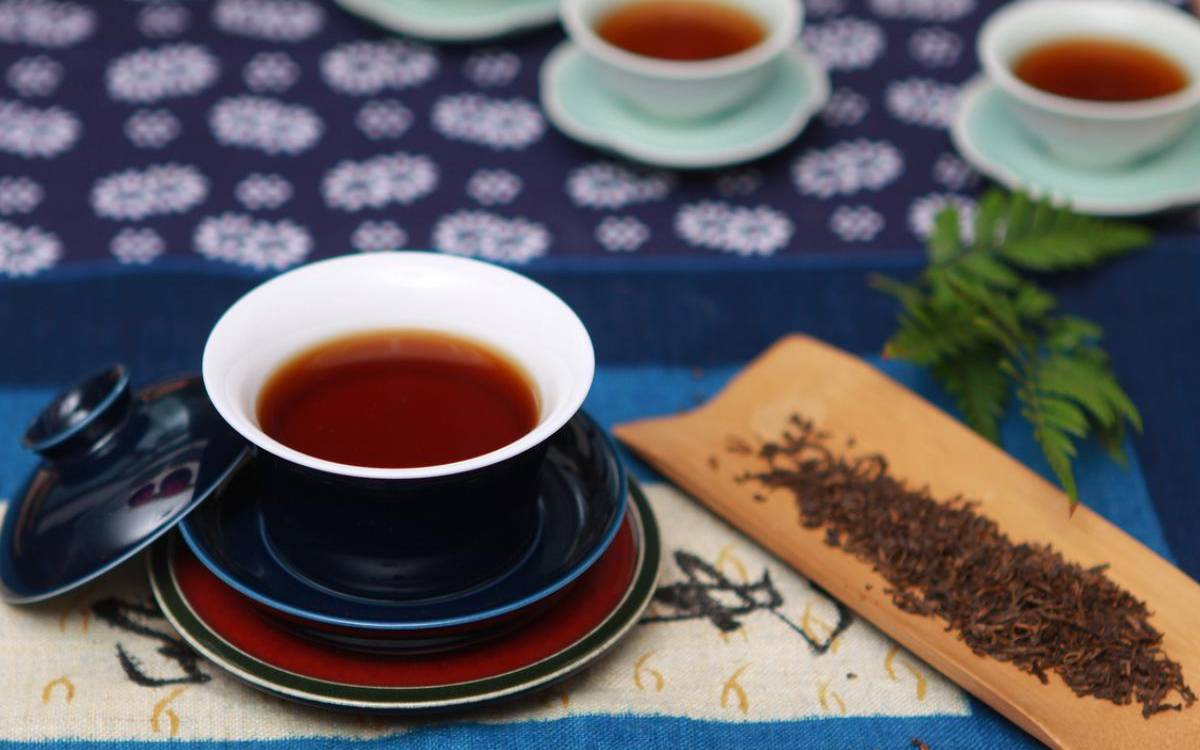 女人冬天喝什么花茶好养生,女人喝红茶还是乌龙茶 女人冬天喝什么花茶好养生,女人喝红茶还是乌龙茶
