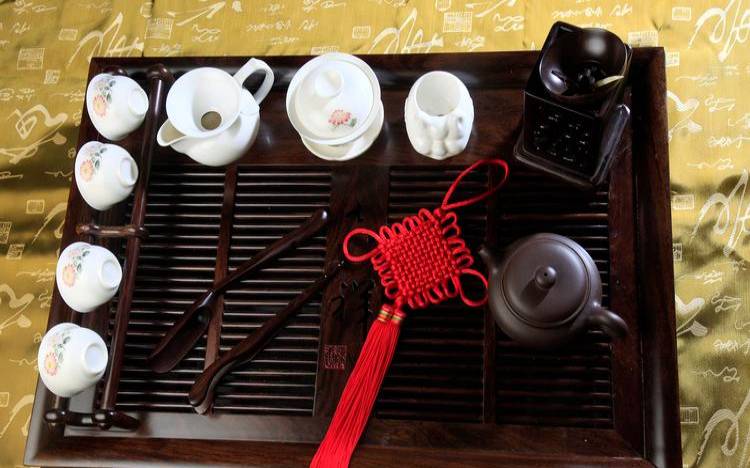 普洱茶用茶具咋泡(普洱茶的用什么茶具泡)，普洱茶用什么茶具泡比较好