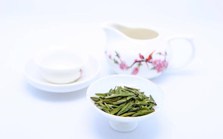 茶叶渣可以去黑眼圈吗,眼袋用茶叶敷可以消吗 茶叶渣可以去黑眼圈吗,眼袋用茶叶敷可以消吗