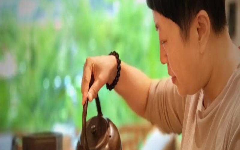 茶养女人健康一生,爱喝茶水的女人