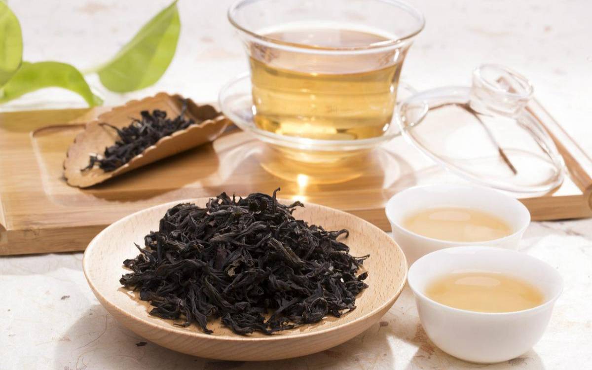 喉咙疼能喝茶叶茶吗,喉咙痛可以喝乌龙茶吗 喉咙疼能喝茶叶茶吗,喉咙痛可以喝乌龙茶吗