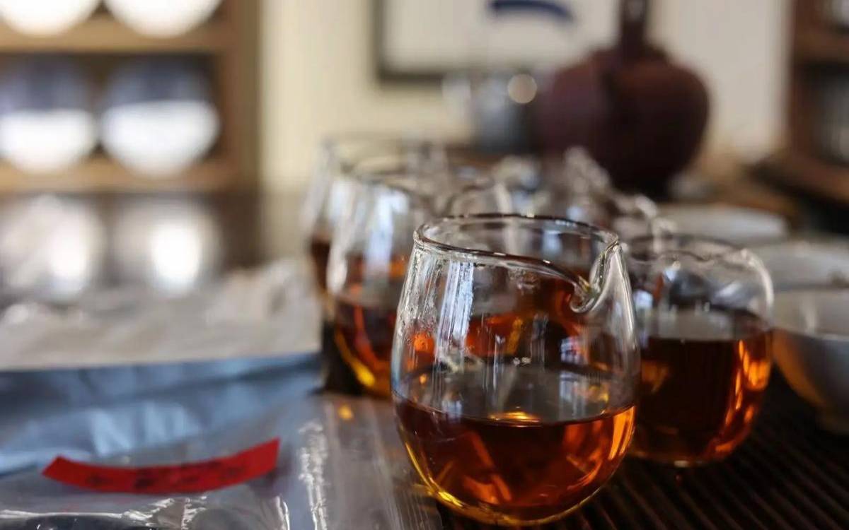 红茶为什么不能用紫砂壶泡,最适合泡红茶的紫砂 红茶为什么不能用紫砂壶泡,最适合泡红茶的紫砂