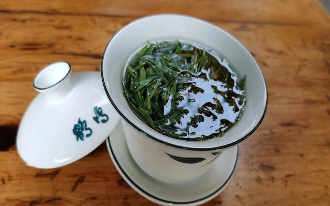 用盖碗泡普洱茶的茶水比例,可以直接用盖碗喝茶吗