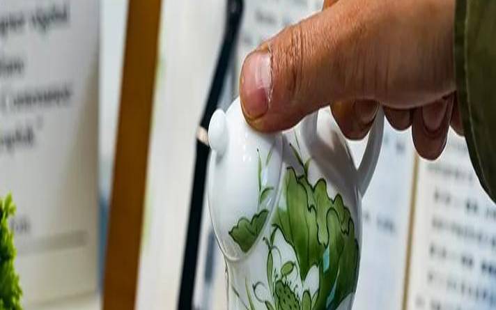 煮茶叶洗澡有什么好处,茶水泡澡有什么好处和坏处 煮茶叶洗澡有什么好处,茶水泡澡有什么好处和坏处