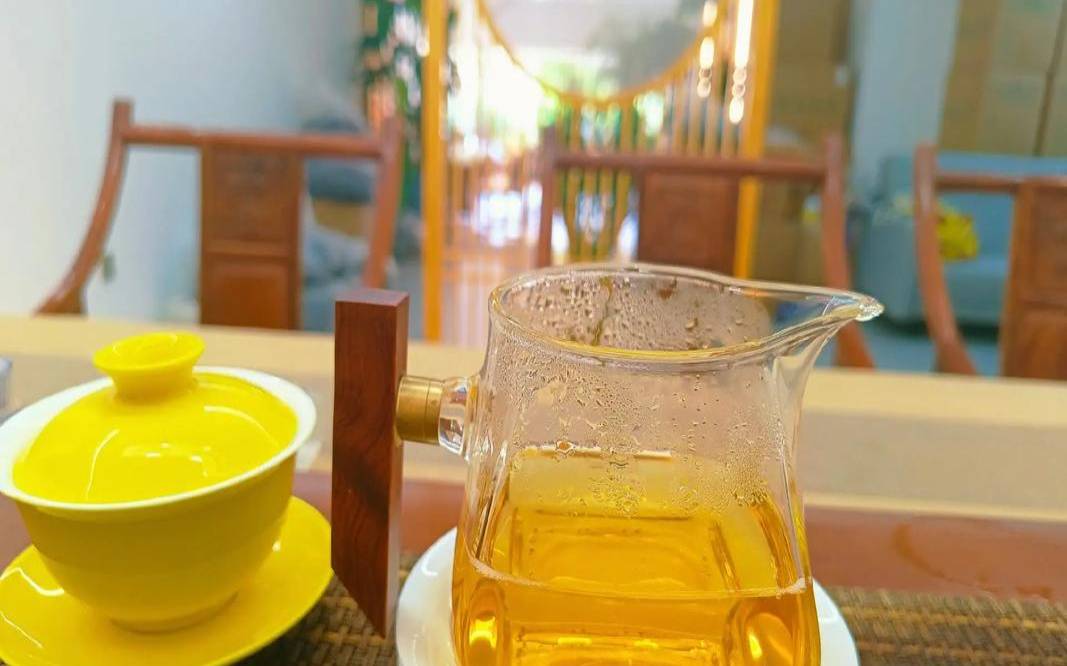 茶叶能放到一起么吗,茶叶放茶隔上面还是下面 茶叶能放到一起么吗,茶叶放茶隔上面还是下面