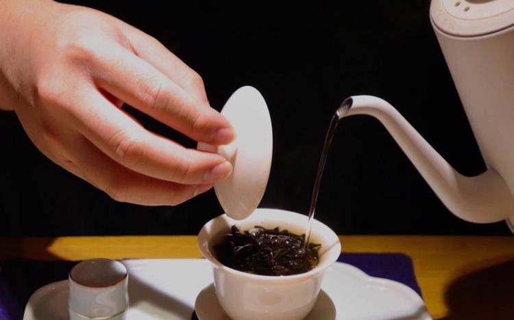 品鉴茶水怎么泡茶的,品鉴茶叶的八个步骤 品鉴茶水怎么泡茶的,品鉴茶叶的八个步骤