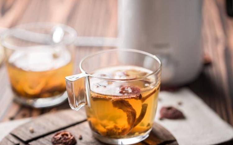 山楂与茶叶泡水的功效,茶叶泡山楂有什么功效 山楂与茶叶泡水的功效,茶叶泡山楂有什么功效