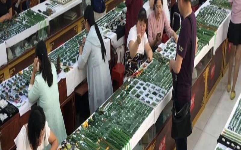 云南哪里有玉石批发市场,昆明市玉石批发一条街