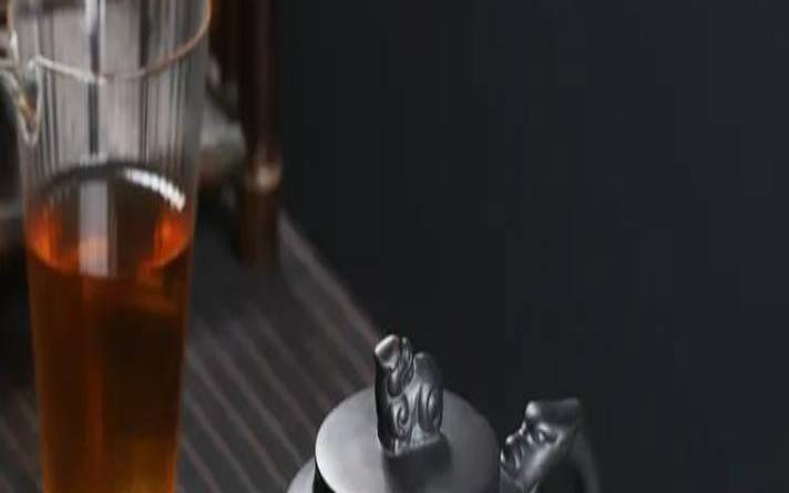 泡茶选什么茶具好呢,紫砂壶和陶瓷壶哪个好