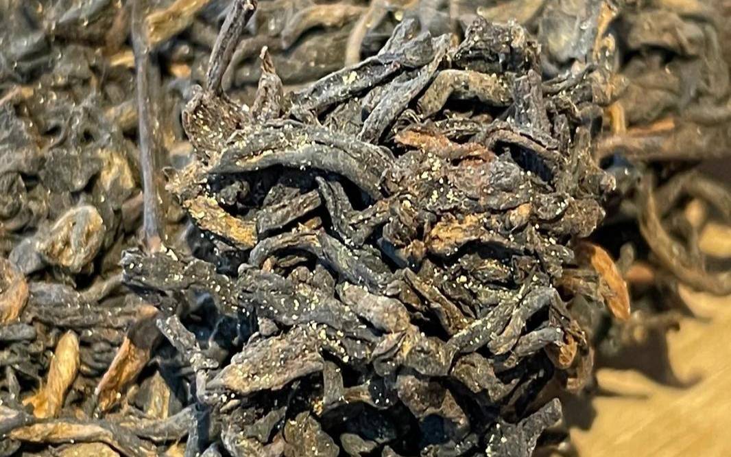 金花六堡和六堡茶的区别 金花六堡和六堡茶的区别