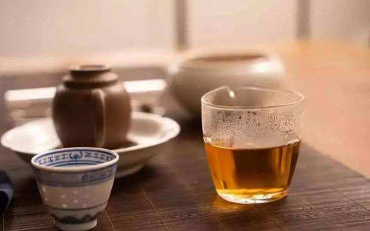 喝茶的覆膜感是什么，实木覆膜是什么意思