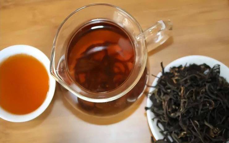 夏天适不适合喝普洱茶,女人喝生普洱茶好吗 夏天适不适合喝普洱茶,女人喝生普洱茶好吗