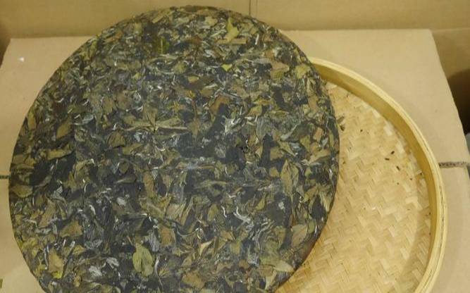 福鼎白茶饼的功效与作用,白茶适合哪些人群饮用