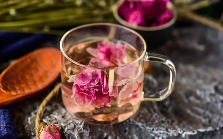 女性喝玫瑰花茶有什么功效,玫瑰花茶怎么泡