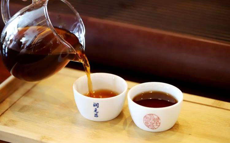 喝普洱茶口苦怎么回事,普洱喝完感觉口发干 喝普洱茶口苦怎么回事,普洱喝完感觉口发干