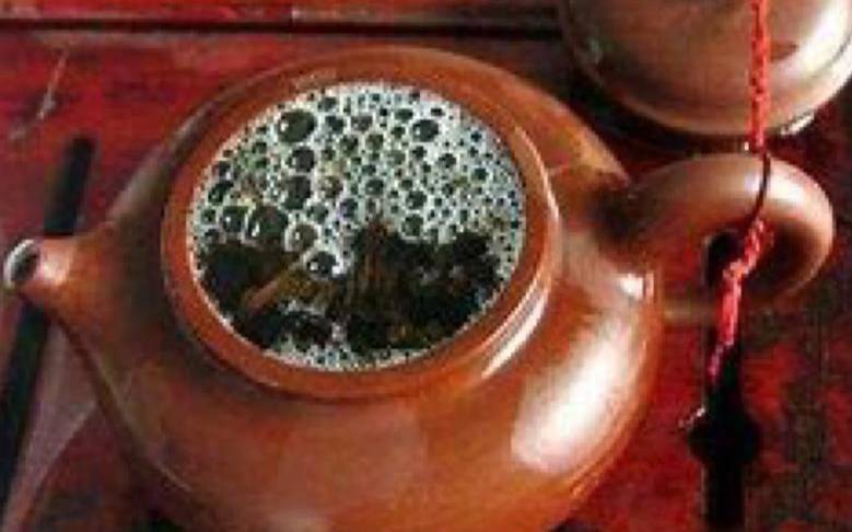 煮普洱茶壶溢(普洱茶泡后茶叶很碎)，煮普洱茶时出现泡沫