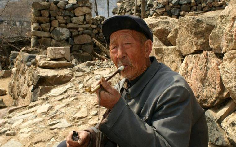 一盏茶一包烟一张工图,古代一袋烟的时间是多久啊