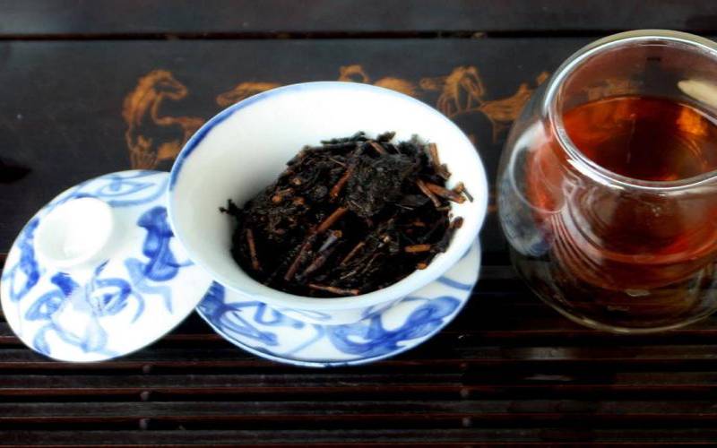 红枣可以和黑茶一起泡吗,黑茶和枸杞能一起喝吗 红枣可以和黑茶一起泡吗,黑茶和枸杞能一起喝吗
